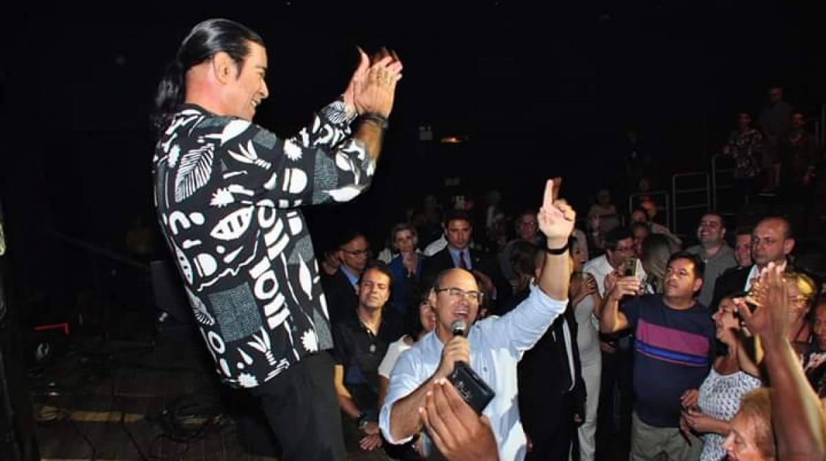 Elymar Santos faz show no Imperator com convidados ilustres