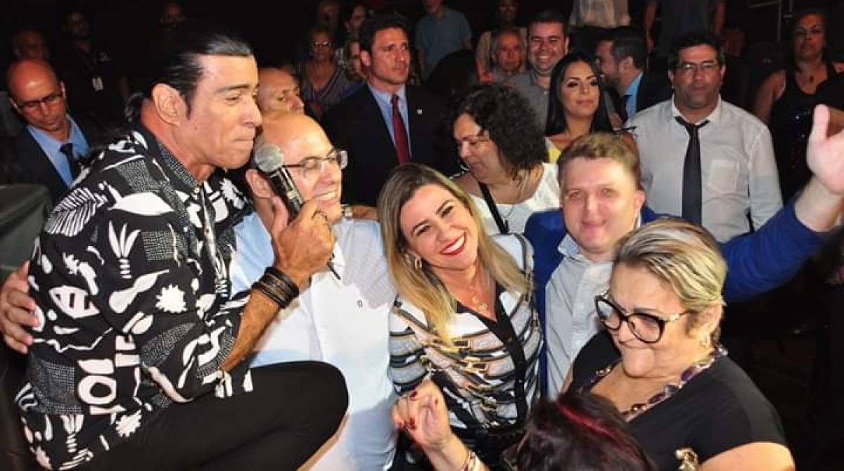 Elymar Santos faz show no Imperator com convidados ilustres
