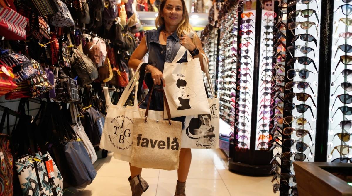 Rio, 01/07/2019, Venda de sacolas no Saara, na foto Gabriela Aciole, Foto de Gilvan de Souza / Agencia O Dia