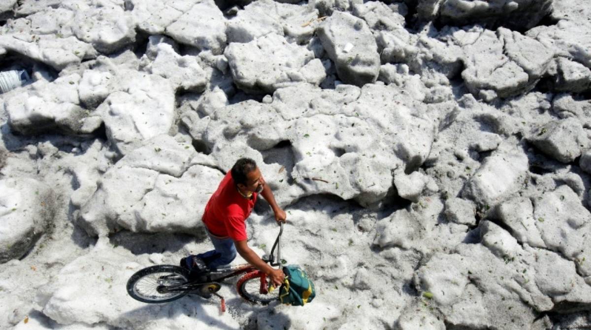 Tempestade de Granizo atinge Guadalajara - AFP / ULISES RUIZ