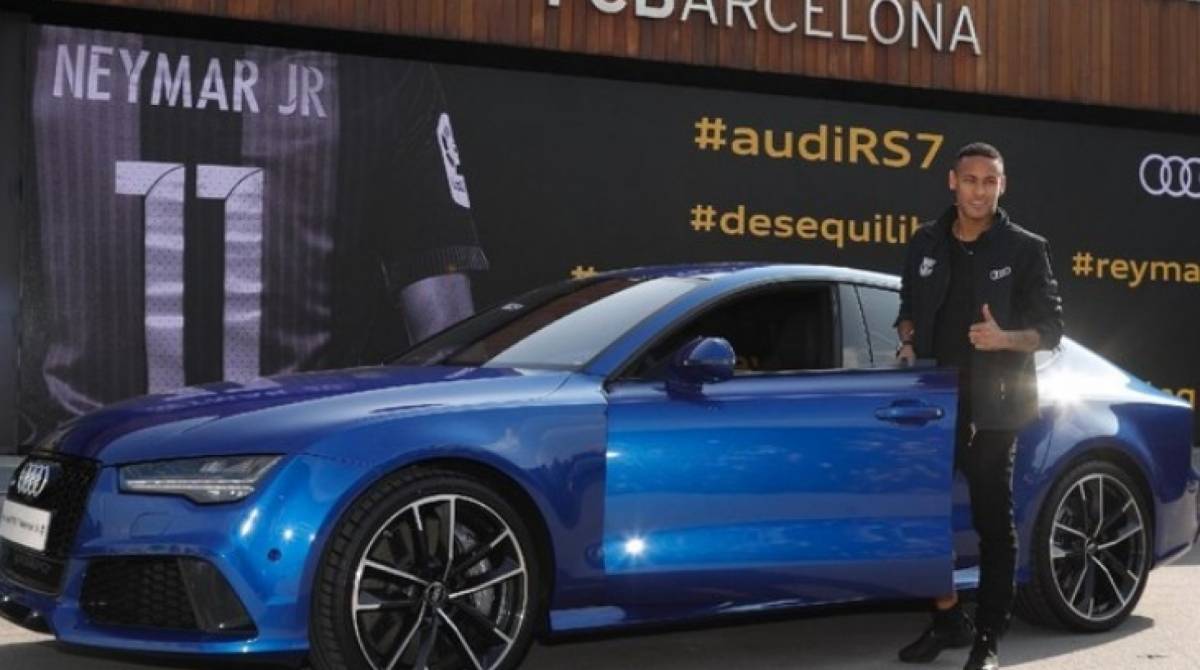 O craque também foi presenteado pela Audi nos tempos de Barça. Um belo exemplar do RS7 Performance

