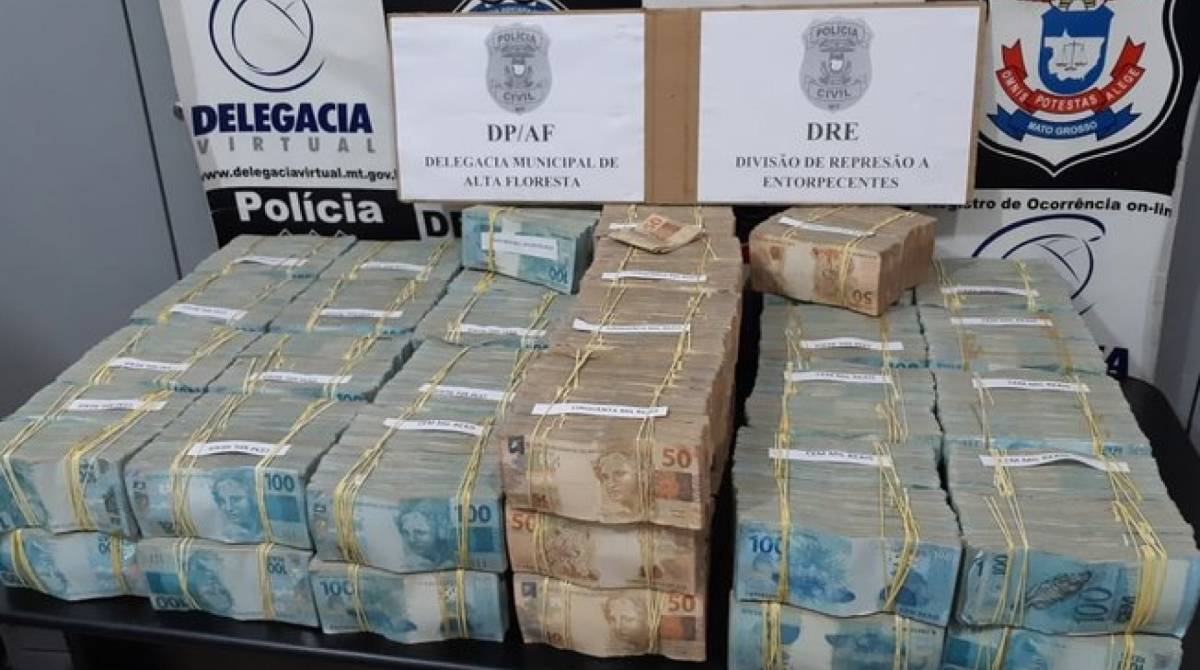 Segundo piloto, quantia era proveniente da venda de outra aeronave em São Paulo
 - Divulgação/ Polícia Civil de Alta Floresta