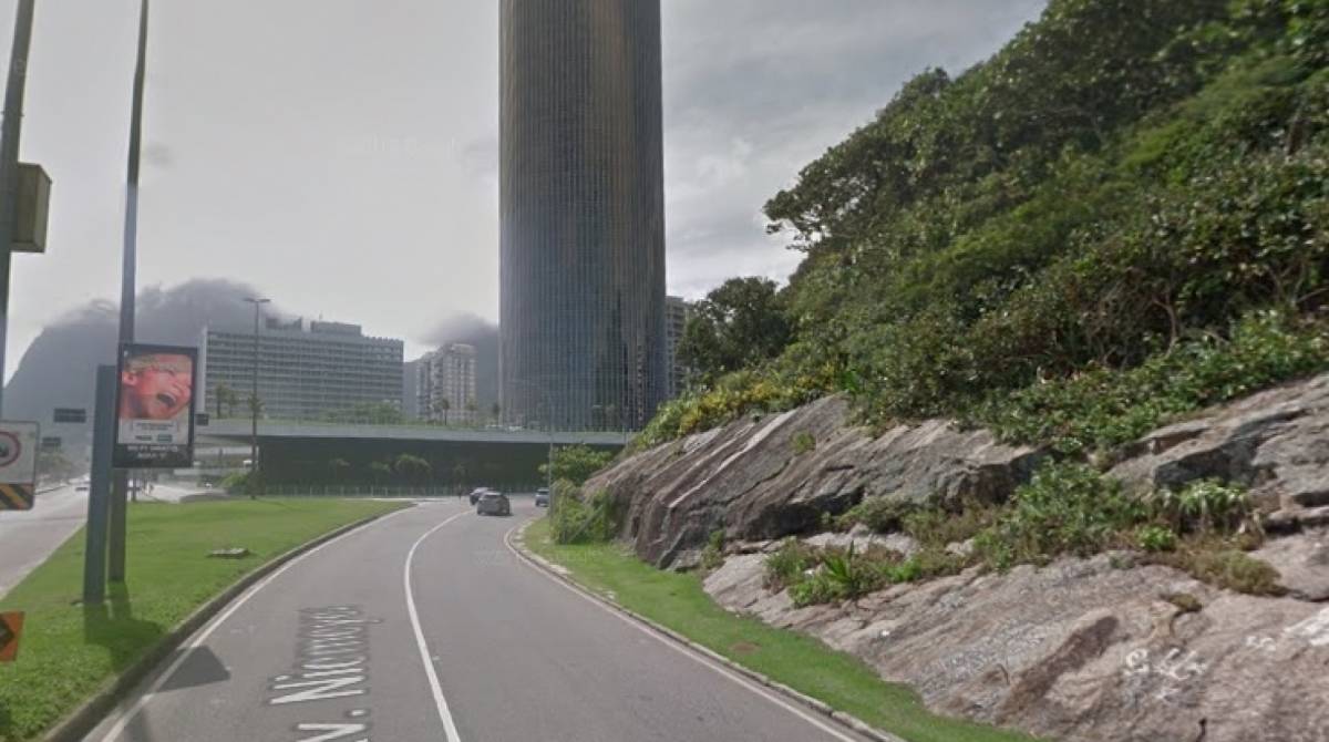 Dupla é detida pichando a Av Niemeyer  - Google Maps