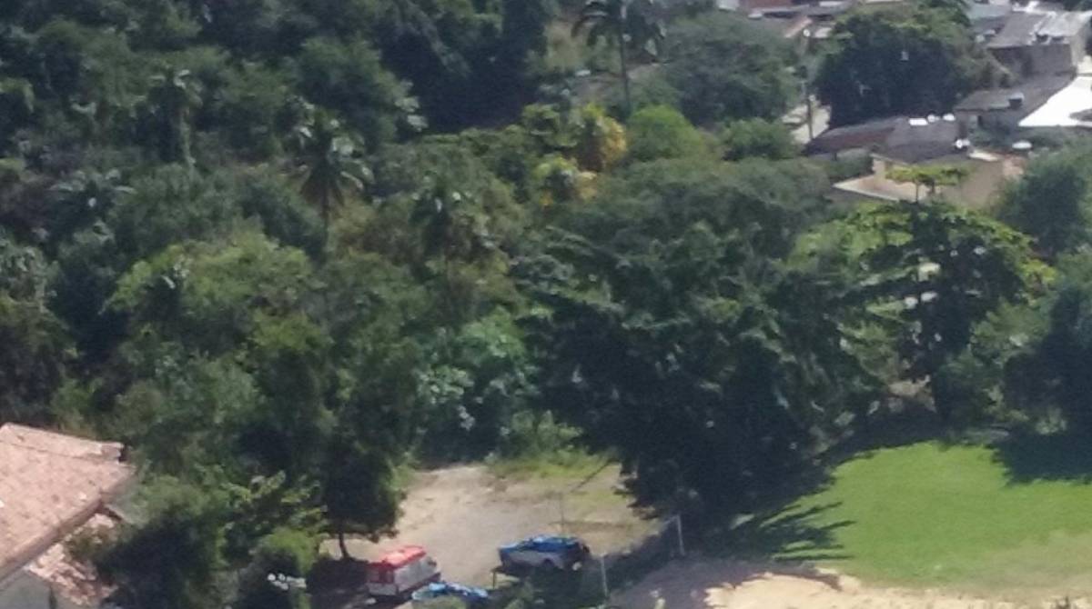 Policiais militares do 3&ordm;BPM (M&eacute;ier) realizam opera&ccedil;&atilde;o no Morro do Dezoito, em &Aacute;gua Santa, na Zona Norte