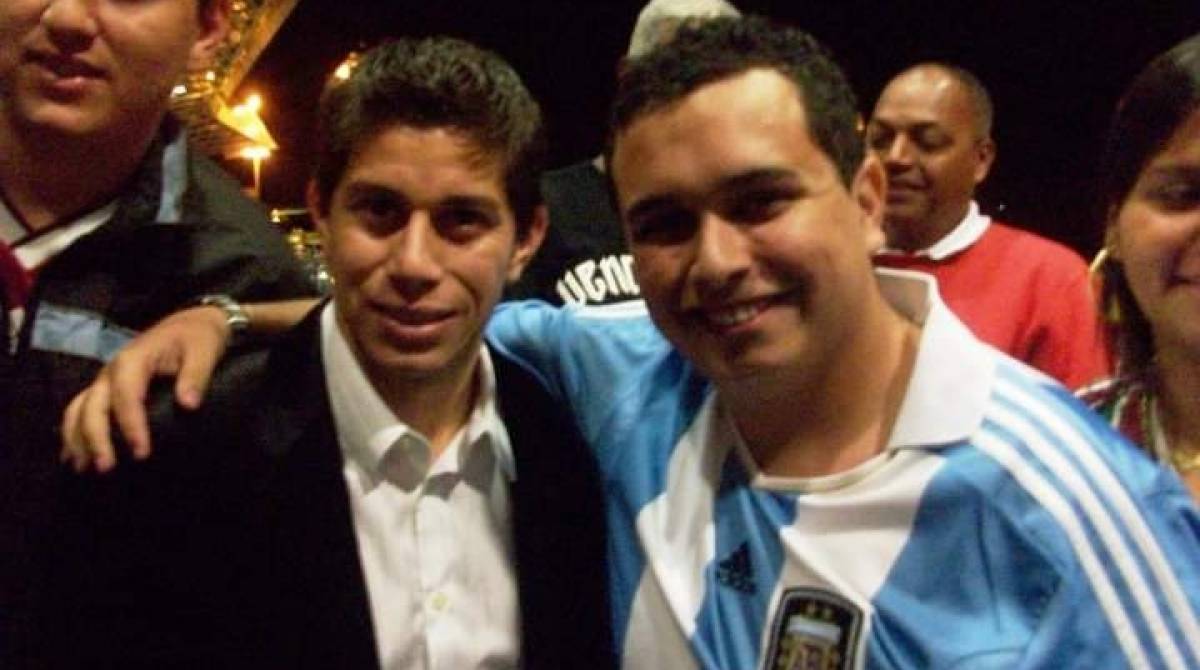 Rennan Oliveira (D) já tietou o argentino Conca, ex-Vasco, Fla e Flu - Arquivo Pessoal