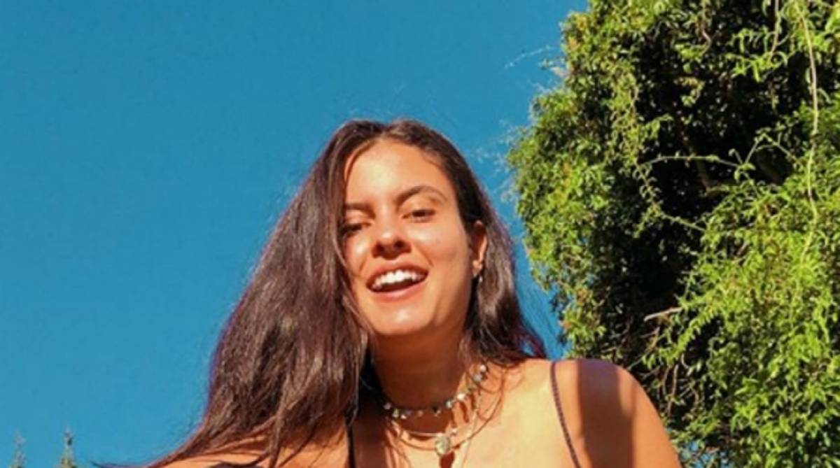 Ex-BBB Hana sensualiza nas redes sociais