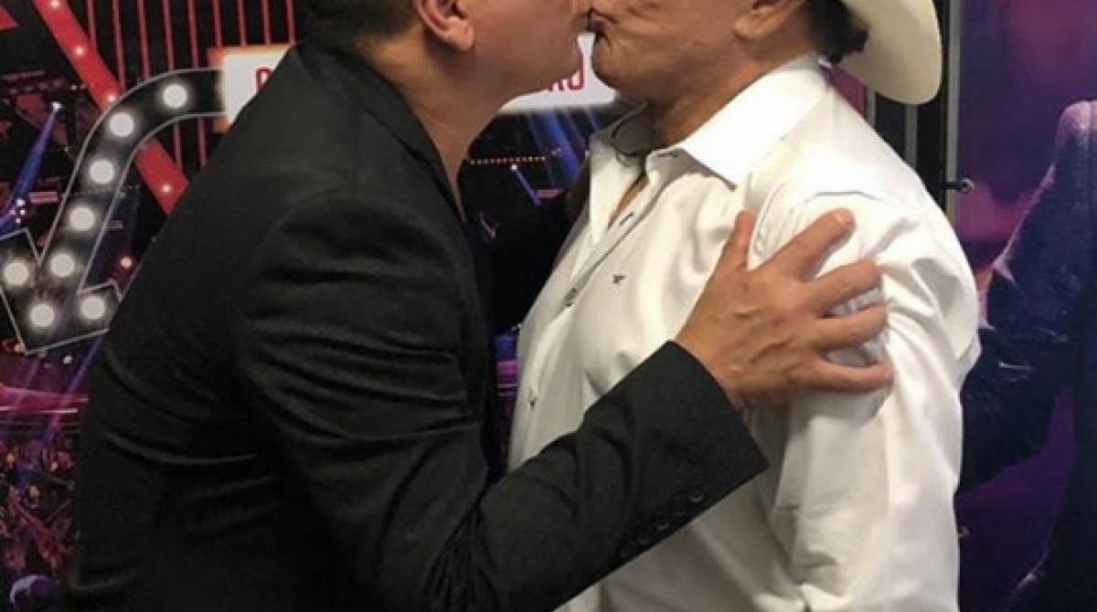Leonardo dá 'selinho' no sertanejo Creone - Reprodução Instagram 