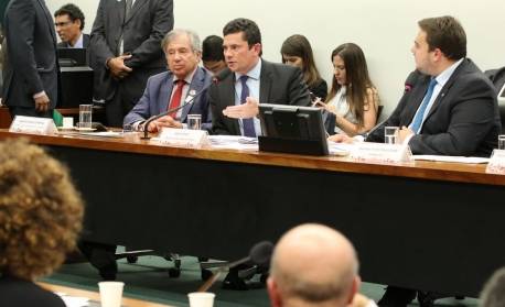 PEC do Aborto entra na pauta da CCJ e pode restringir direitos no Brasil