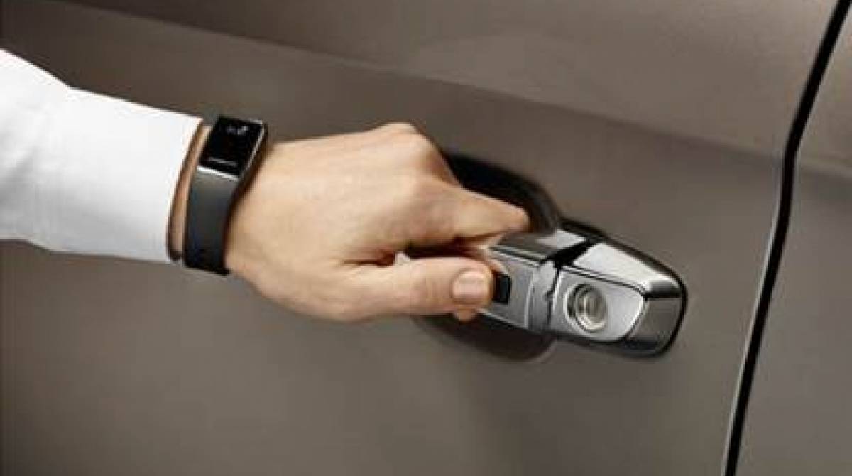 Versão topo Prestige conta com sistema de chave via pulseira