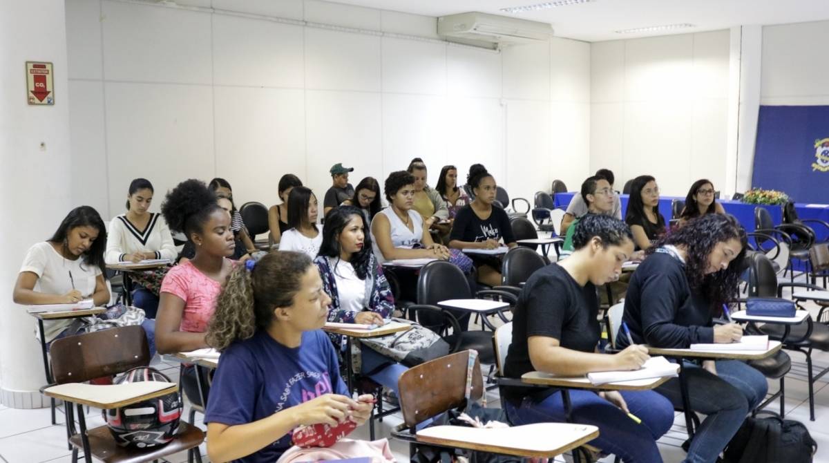 O curso preparatório social da prefeitura de Campos visa contrabalançar as desvantagens enfrentadas pelos estudantes da rede pública na busca por uma vaga num curso superior