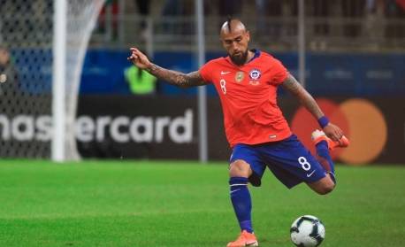Arturo Vidal é hospitalizado por conta da Covid-19