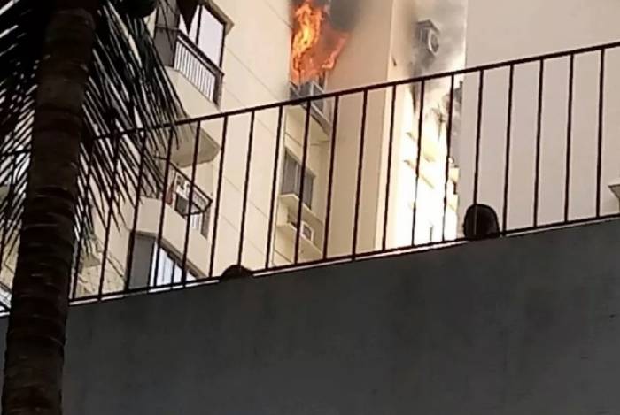 Apartamento pega fogo em Botafogo, na Zona Sul do Rio