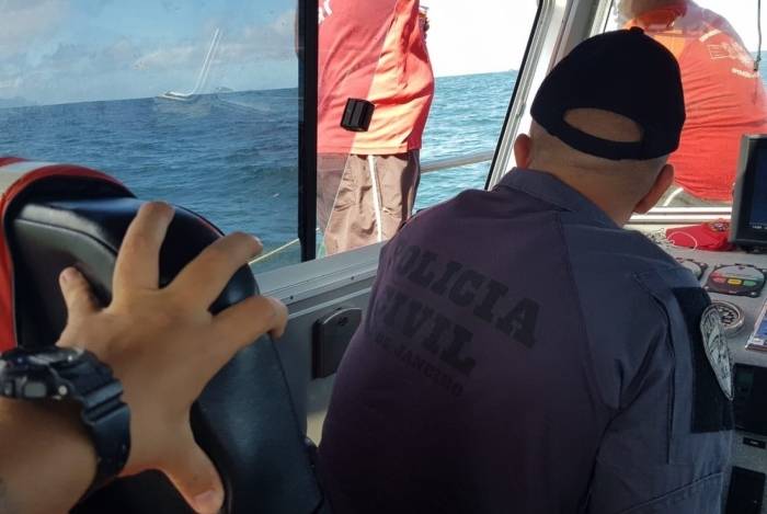 Polícia Civil pediu apoio da Marinha para detectar objetos no fundo do mar da Barra da Tijuca, Zona Oeste do Rio