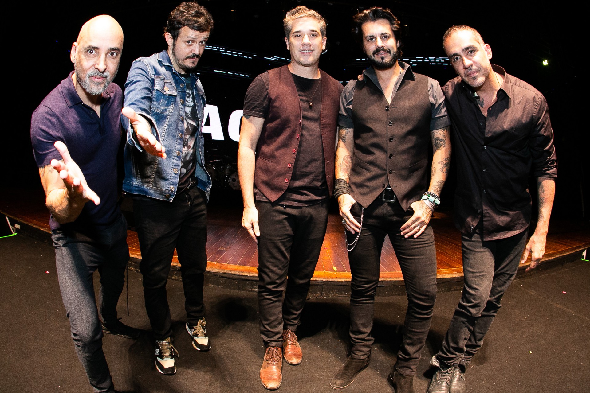 Jota Quest - Luiza Villarroel