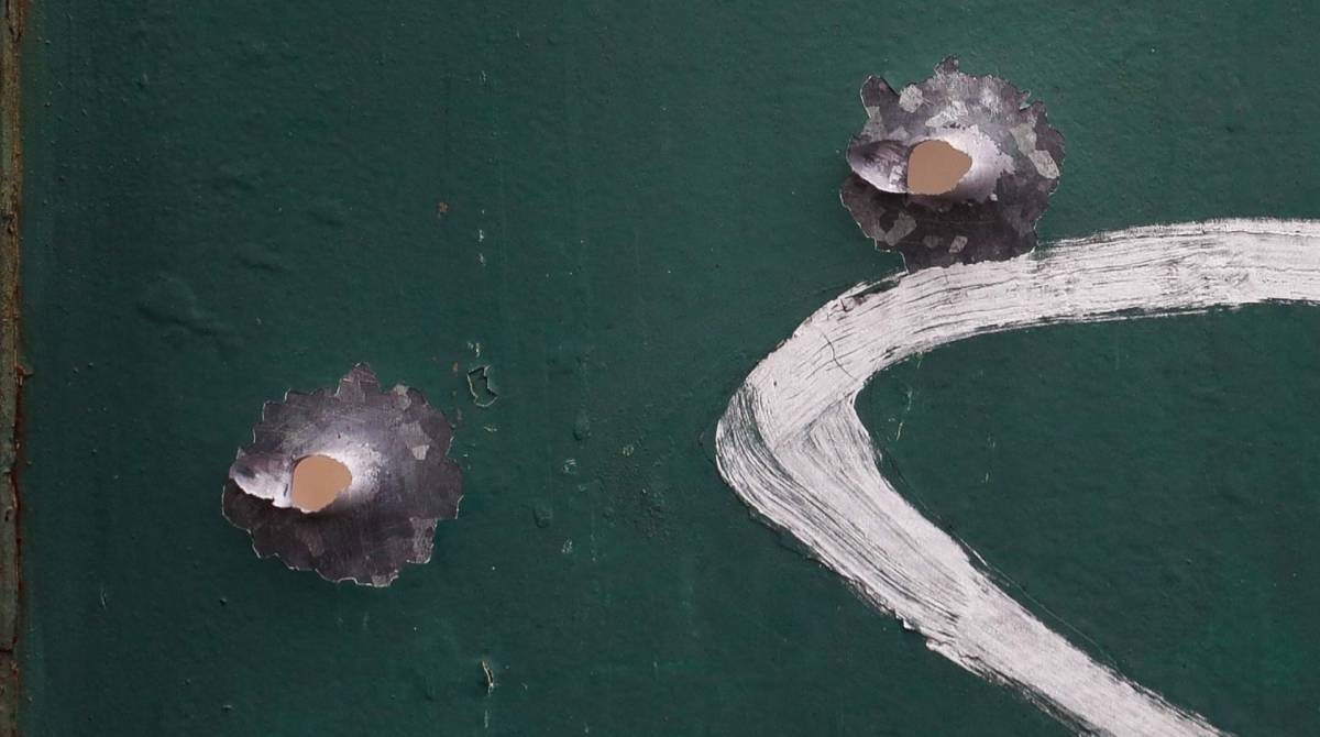 Rio, 08/07/2019, PMs sequestram e matam traficante em Santa Teresa, na foto fachada do local e marcas de tiros no port&atilde;o, Foto de Gilvan de Souza / Agencia O Dia