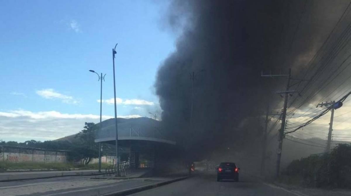 Fogo atingiu a estação Três Pontes