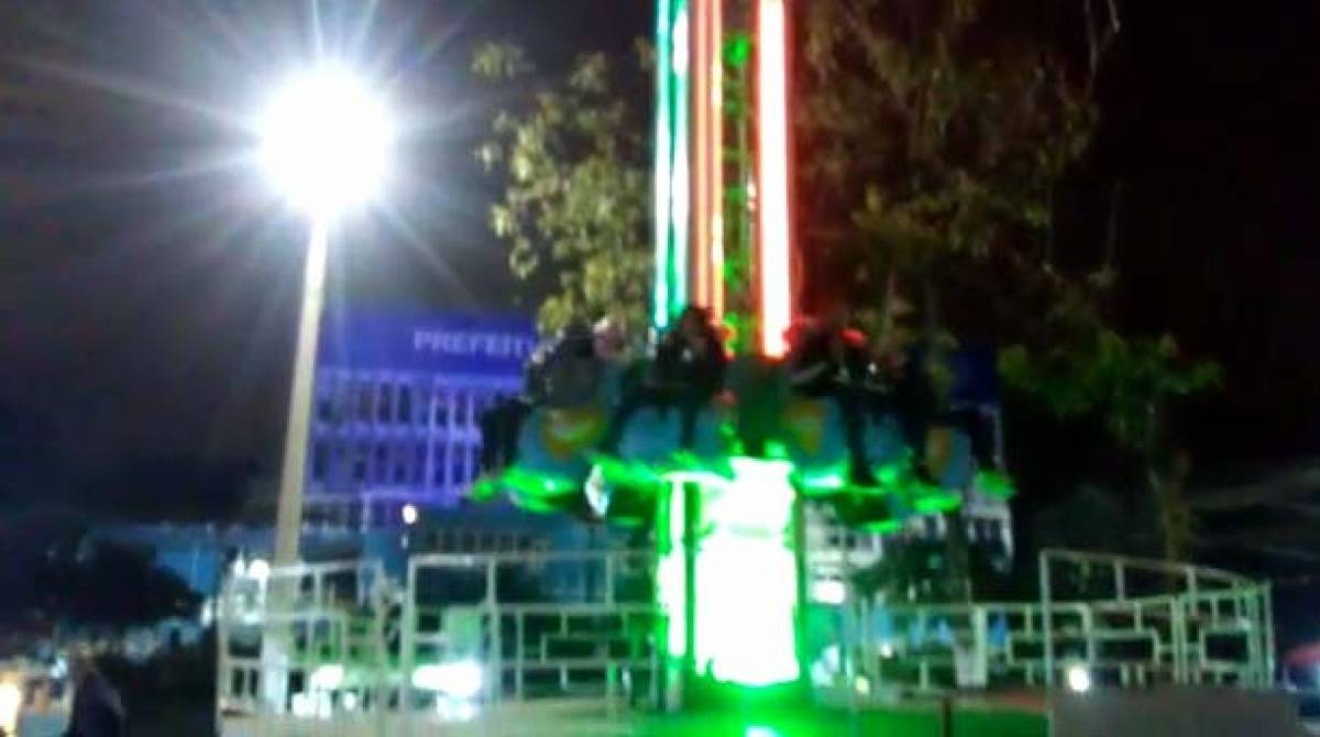 Acidente acontece com parque montado em São João de Meriti - Reprodução / Internet