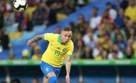 Benfica aceita proposta e Flamengo fica por detalhes de assinar com Everton Cebolinha