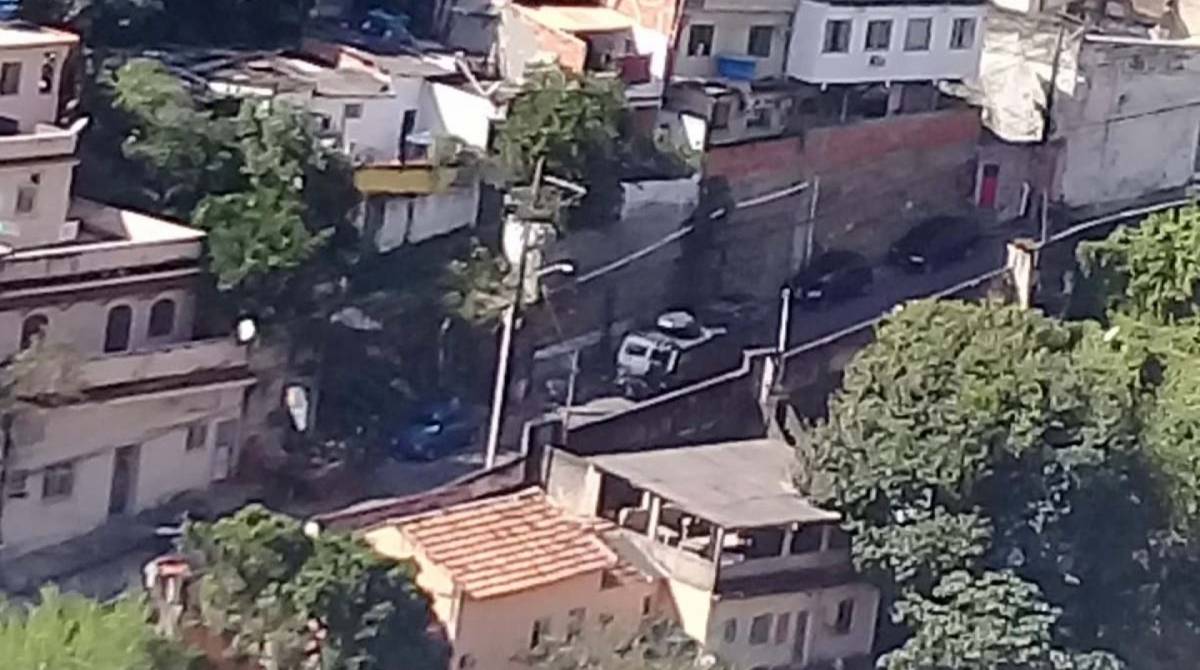 Policiais no Morro do Turano