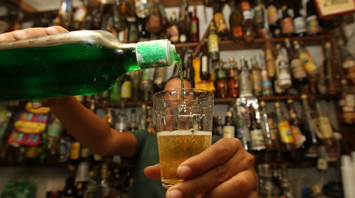 Rio de Janeiro 10/07/2019 - Bolsonaro edita decreto que permite cerveja com corantes, espuma artificial e sem l&uacute;pulo e consumidores repercutem mudan&ccedil;as nas regras da fabrica&ccedil;&atilde;o da cerveja. Foto: Luciano Belford/Agencia O Dia