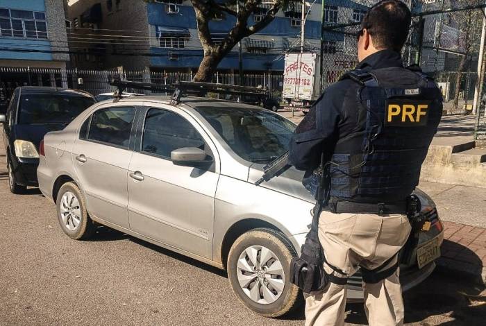 PRF recuperou carro e motorista foi preso por receptaÃ§Ã£o