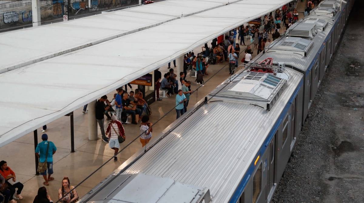 Modificação do horário de trens causa polêmica e prejudica usuários - Gilvan de Souza / arquivo