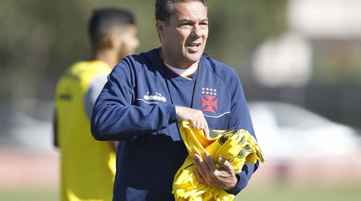 Aposta dupla: Luxemburgo saiu de 'aposentadoria' precoce para ajudar o Vasco no Brasileirão e recuperar o seu próprio prestígio - Rafael Ribeiro / Vasco