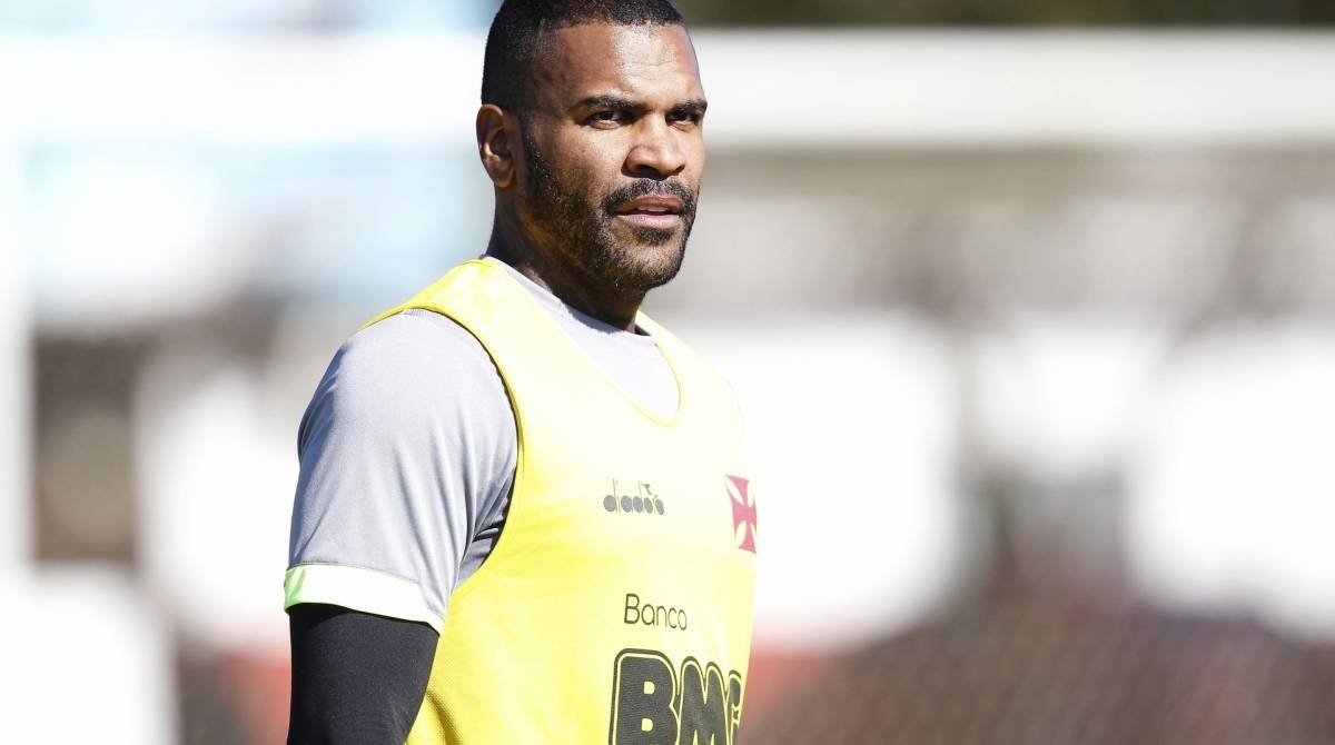 Breno não joga desde agosto de 2018 e voltou a sentir dores no joelho operado - Rafael Ribeiro / Vasco