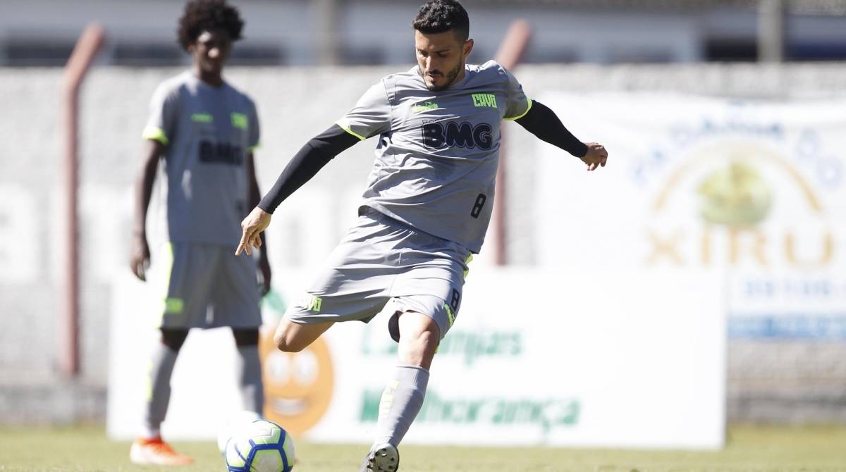 Marquinho volta a ganhar uma chance entre os titulares no cl&aacute;ssico com o Flamengo - Rafael Ribeiro/Vasco