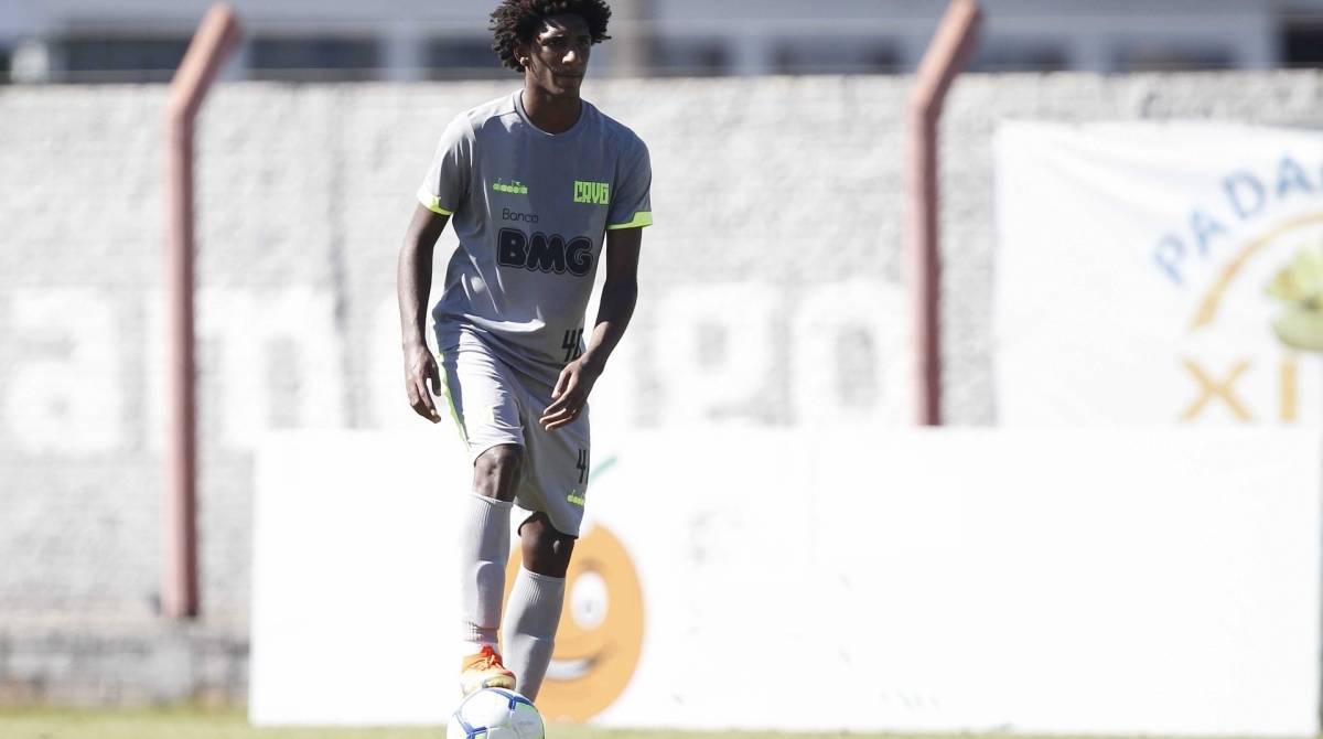 Com personalidade e bom futebol, Talles Magno conquistou seu espaço aos 17 anos no Vasco  - Rafael Ribeiro / Vasco