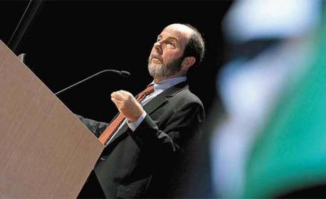 Ex-presidente do BC diz que aceitaria ser ministro da Fazenda em novo governo