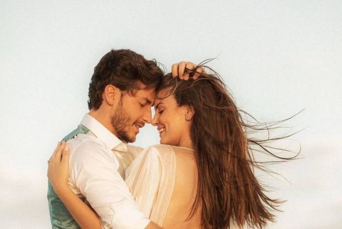 Klebber Toledo e Camila Queiroz - Reprodução