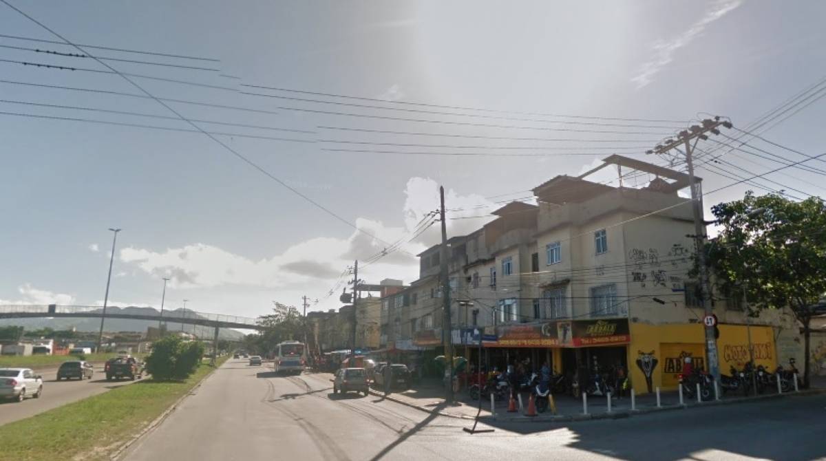 Avenida Brasil, na altura da rua Marcos de Macedo, em Guadalupe, na Zona Norte do Rio - Reprodução Google Street View