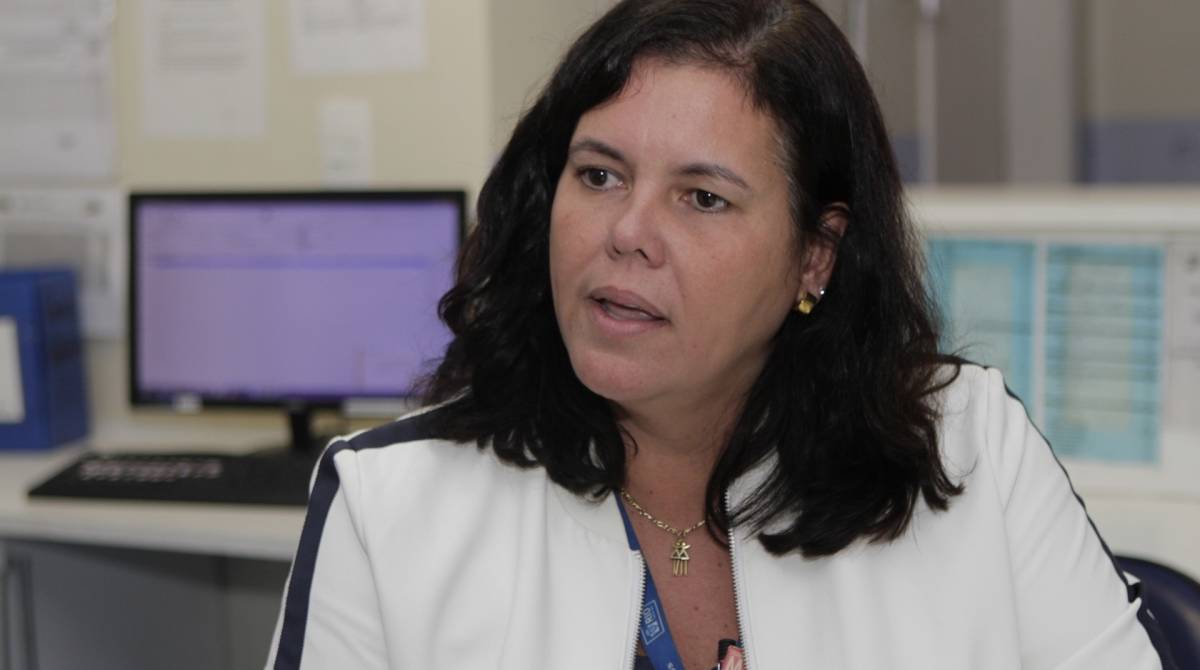 Secretária Ana Busch
- Cléber Mendes