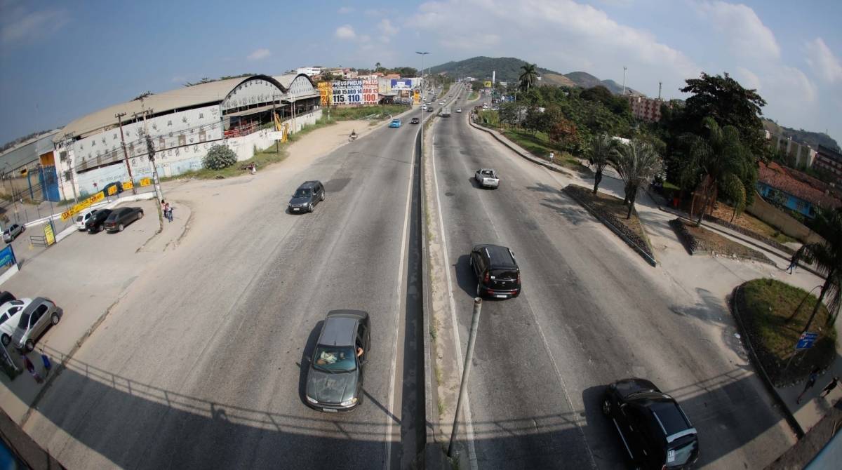 15/07/2019, Sao Goncalo, Estado dos Radares e placas nas RJ 104 e RJ 106, na foto RJ 104 bairro Almerinda, foto de Gilvan de Souza / Agencia O Dia