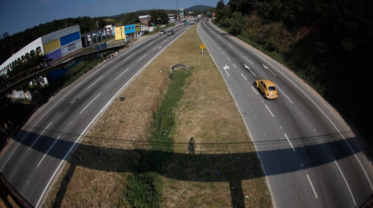 15/07/2019, Sao Goncalo, Estado dos Radares e placas nas RJ 104 e RJ 106, na foto RJ 106 bairro Varzea das Mocas, foto de Gilvan de Souza / Agencia O Dia