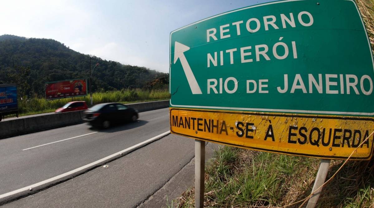 15/07/2019, Sao Goncalo, Estado dos Radares e placas nas RJ 104 e RJ 106, na foto RJ 106 bairro Varzea das Mocas, foto de Gilvan de Souza / Agencia O Dia