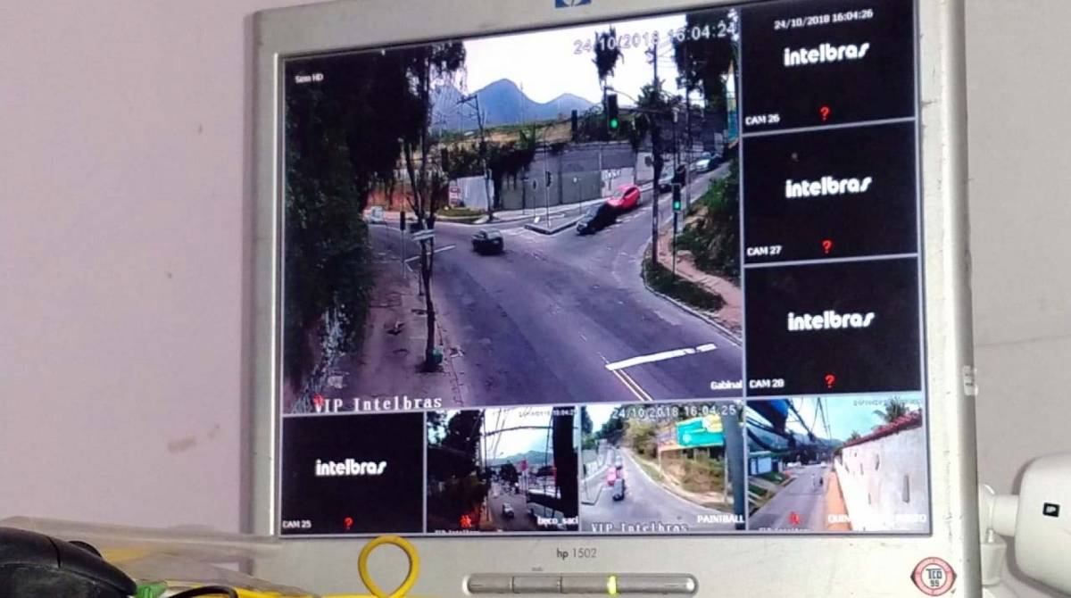 Central estava instalada em uma casa para vigiar toda a comunidade