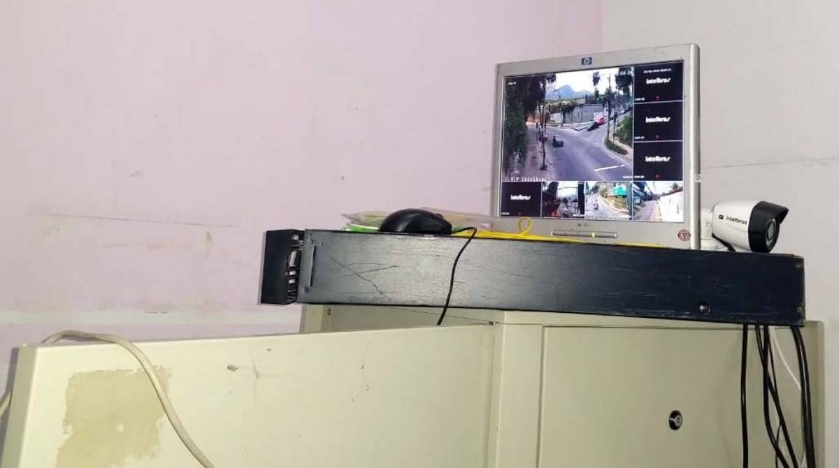 Central de monitoramento estava em uma casa da comunidade