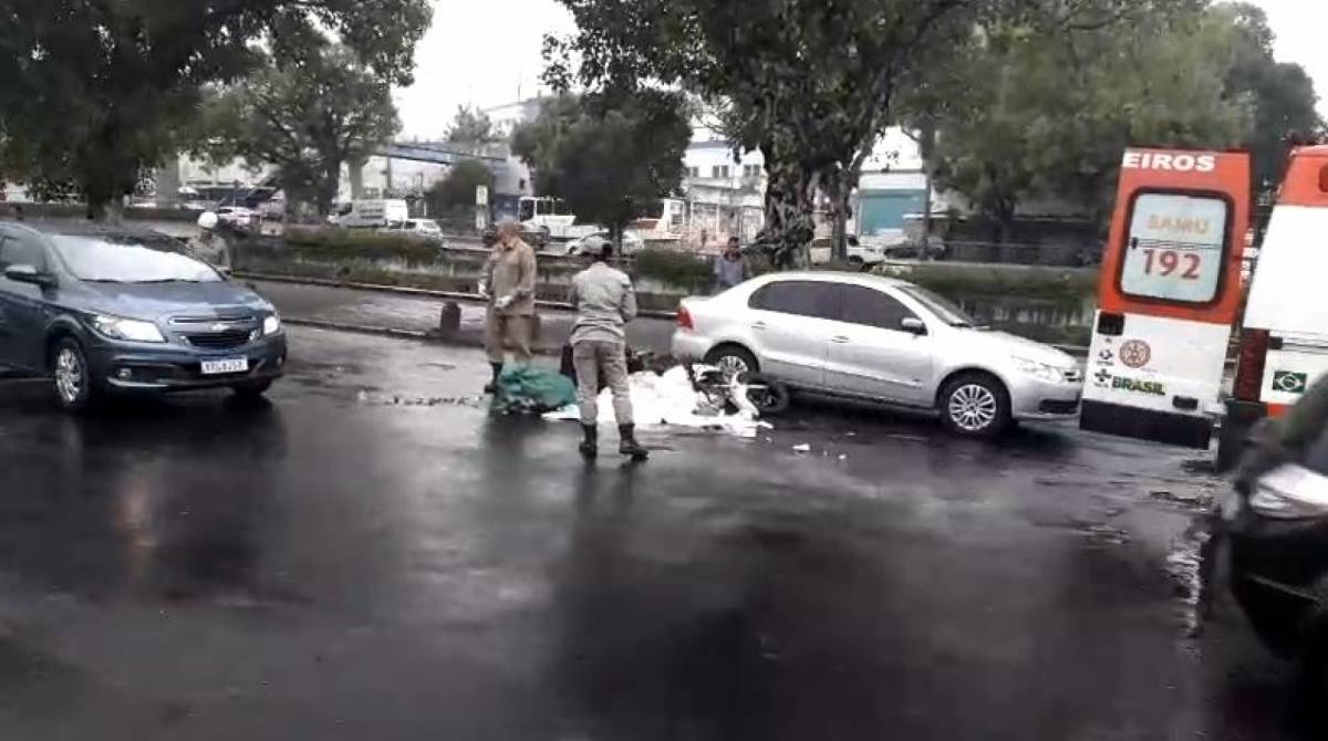 Homem morre ao ser atropelado na Avenida Francisco Bicalho - Reprodução / Internet