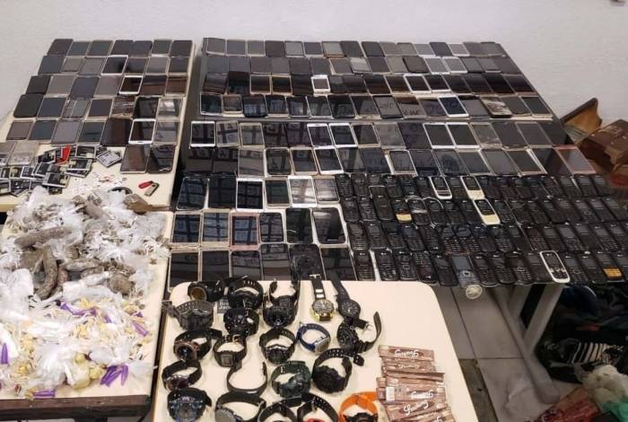 Material encontrado durante a revista