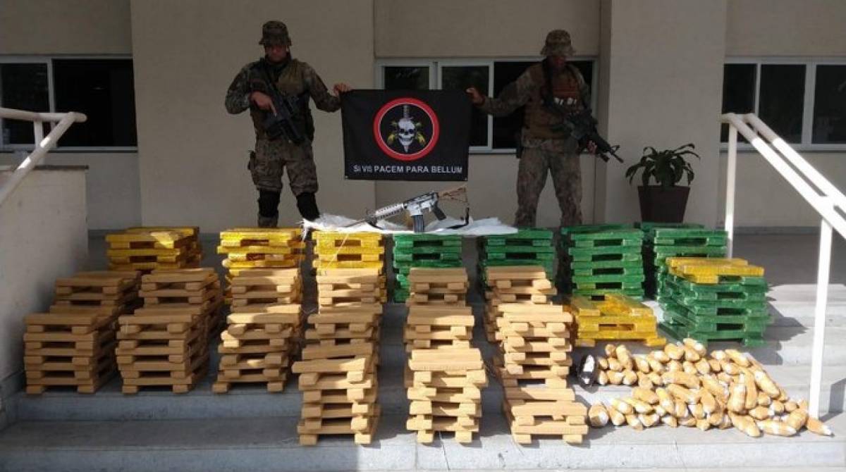 Durante a ação foram apreendidas cerca de duas toneladas de drogas