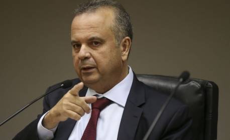 Rogério Marinho recebe alta de hospital após cirurgia para instalação de stent