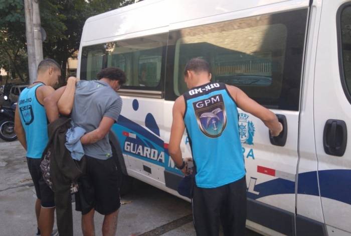 Guarda municipal prende homem por receptação de celular na praia de Ipanema