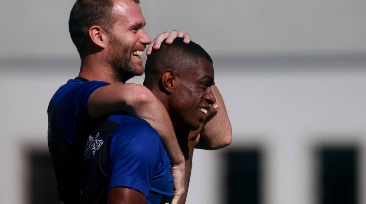 Carli e Benevenuto.Treino do Botafogo no Estadio Nilton Santos. 19 de Abril de 2019, Rio de Janeiro, RJ, Brasil. Foto: Vitor Silva/SSPress/Botafogo.