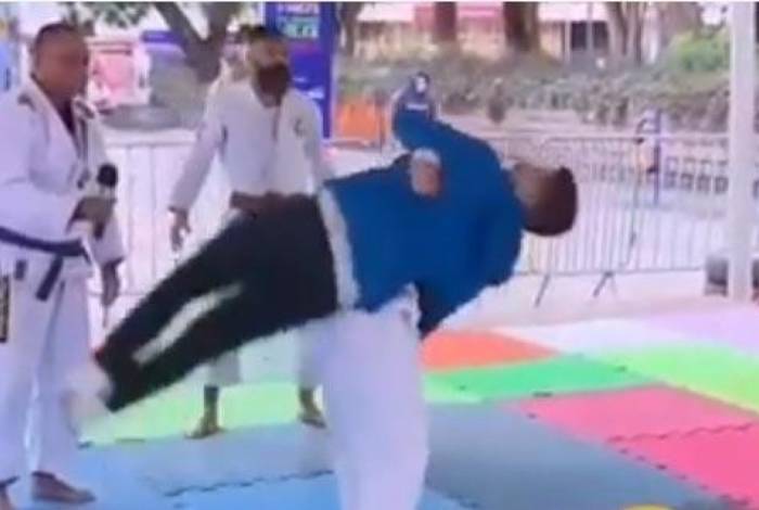 Rep&oacute;rter da Globo &eacute; derrubado ao vivo por lutador durante reportagem