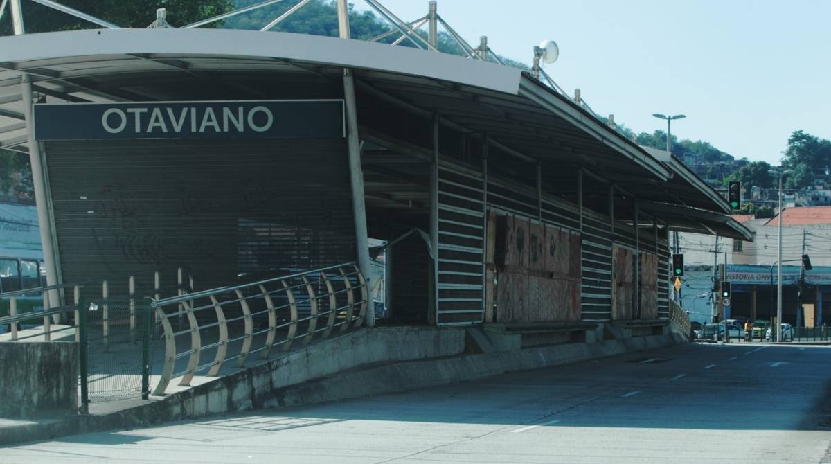 Usuários de Crack em Madureira. Na foto,Local de consumo de crack na Avenida Edigard Romero.