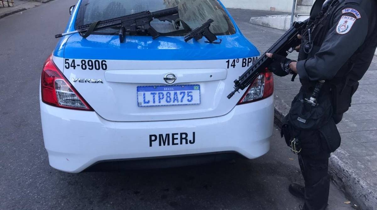 Armas apreendidas com suspeitos mortos na Vila Kennedy, de acordo com a PM - Divulgação