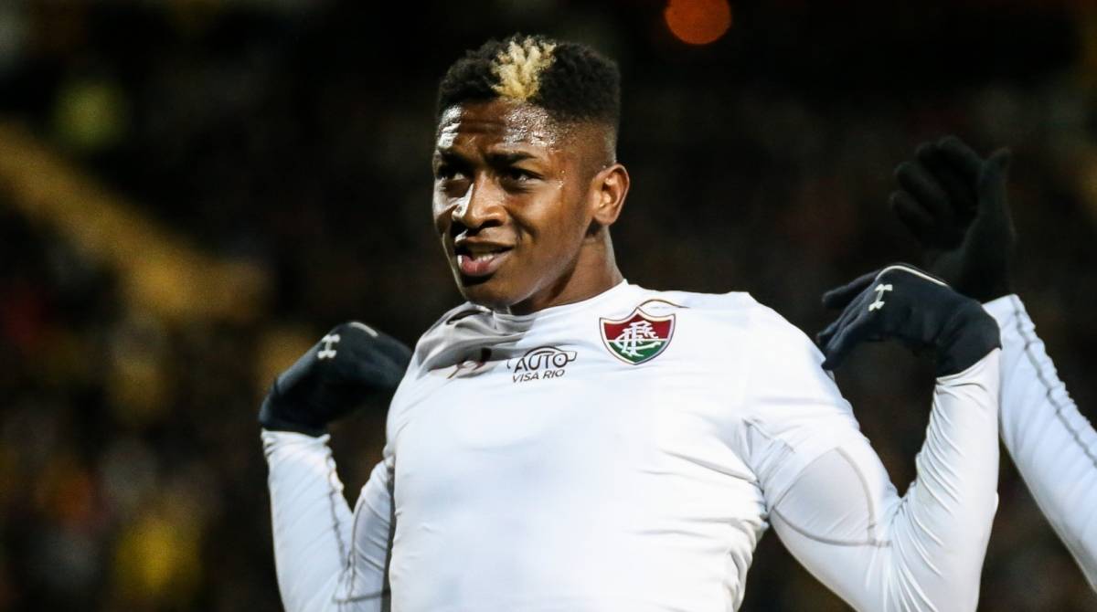 Yony Gonz&aacute;lez fez os dois gols da vit&oacute;ria do time tricolor: boa vantagem para a partida de volta - Lucas Mercon