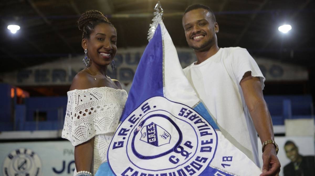 Mestre-sala e porta-bandeira, Paulo Barbosa e Maura Leal: ansiosos pela volta
 - Ricardo Cassiano/Ag&ecirc;ncia O Dia